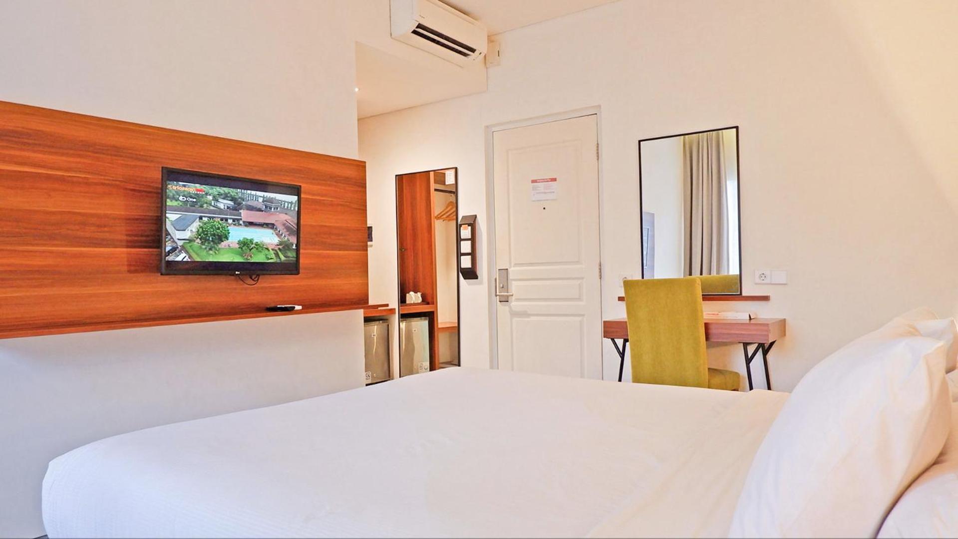 Front One Resort Magelang Exteriör bild